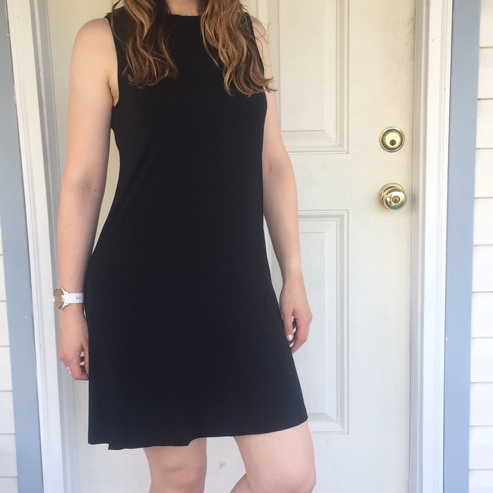 Tart Sleeveless Black Dress